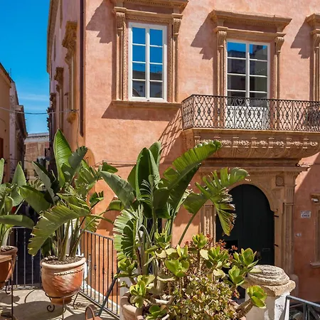 Casa Annabella - Palazzo Venneri Lloyd * غالّيبولي