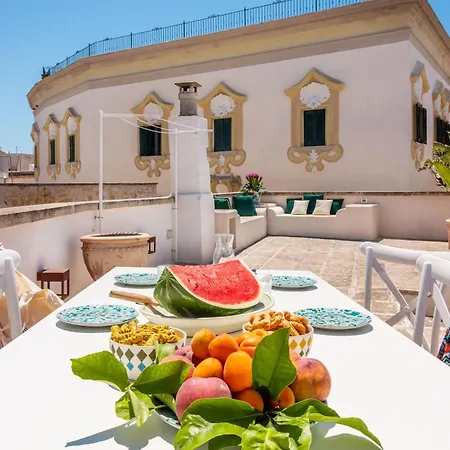 Casa Annabella - Palazzo Venneri Lloyd * غالّيبولي